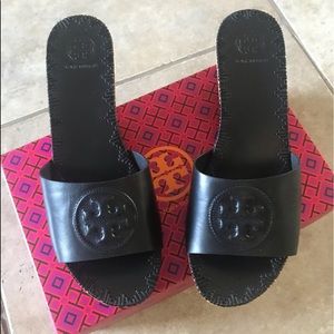 Tory Burch Size 9 Wedge slides Black